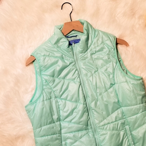 Flirtitude Active | Girls Puffer Vest - Picture 2 of 5
